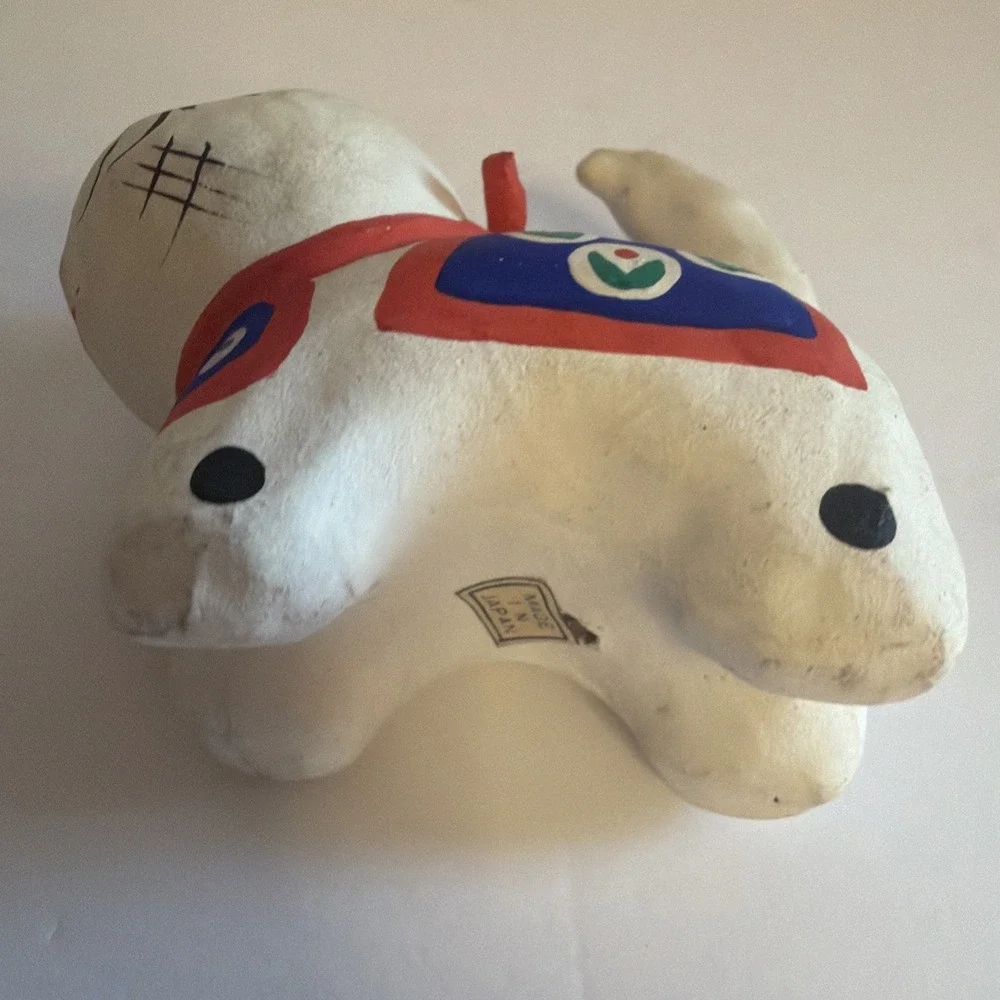 Japanese lucky‎ cat papier-mâché (hariko) figurine